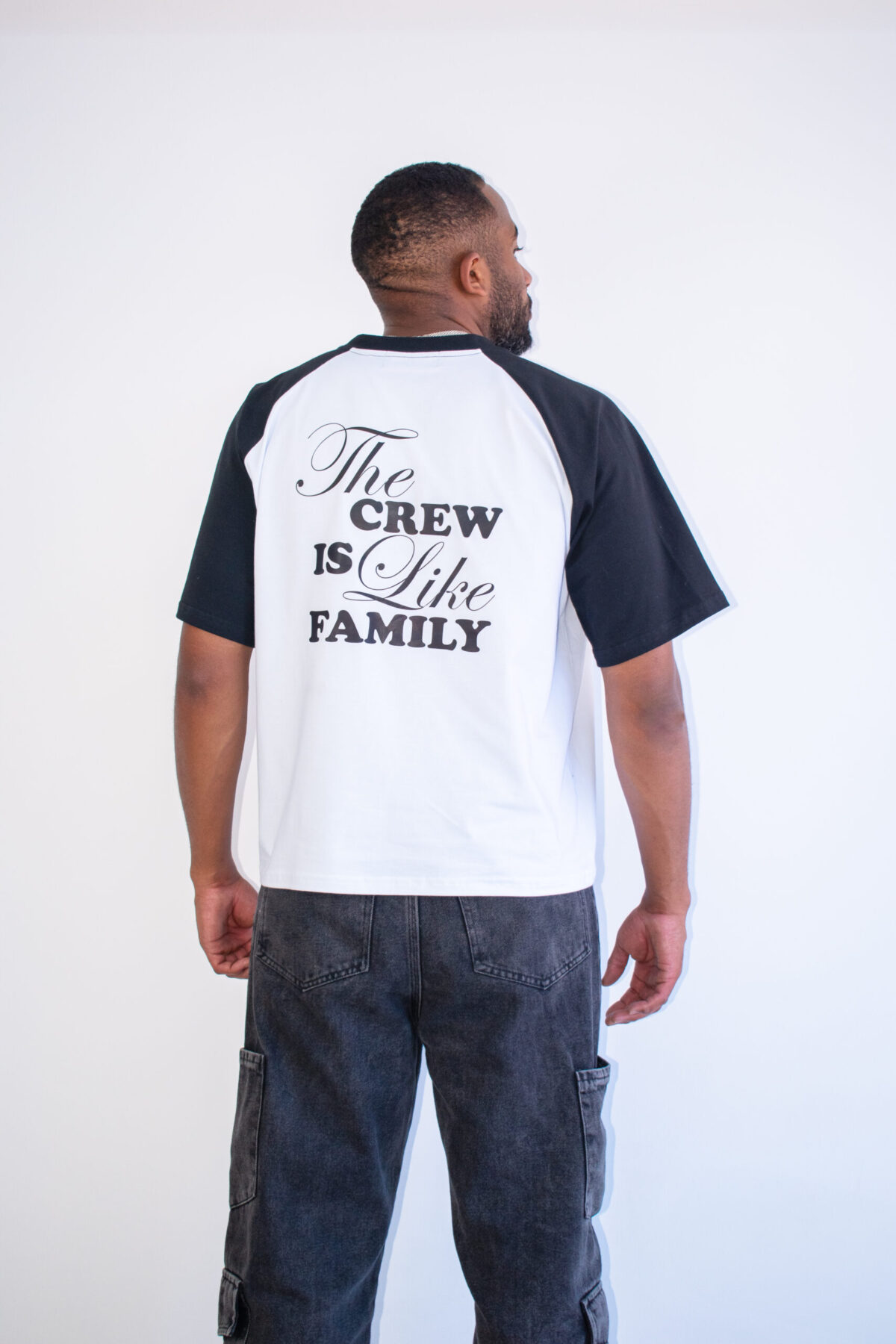 CREW RANGLAN TEE – NEGRO - Image 2